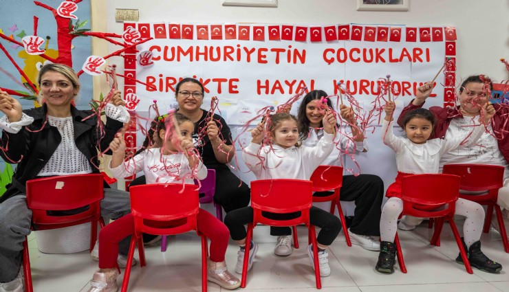 Bornova’da Cumhuriyet coşkusu çocuklarla başladı