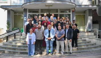 Bornova’da tiyatro perdeleri kapanmayacak: Üç farklı sahnede yeni sezon
