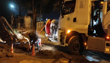 Burhaniye'de kanalizasyon şebekesinde çökme meydana geldi