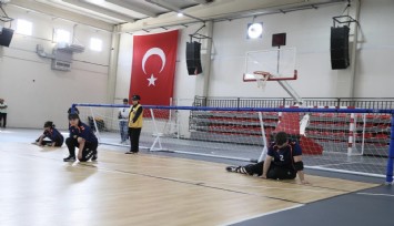 Çiğli’de görme engelli gençler goalball turnuvasında buluştu