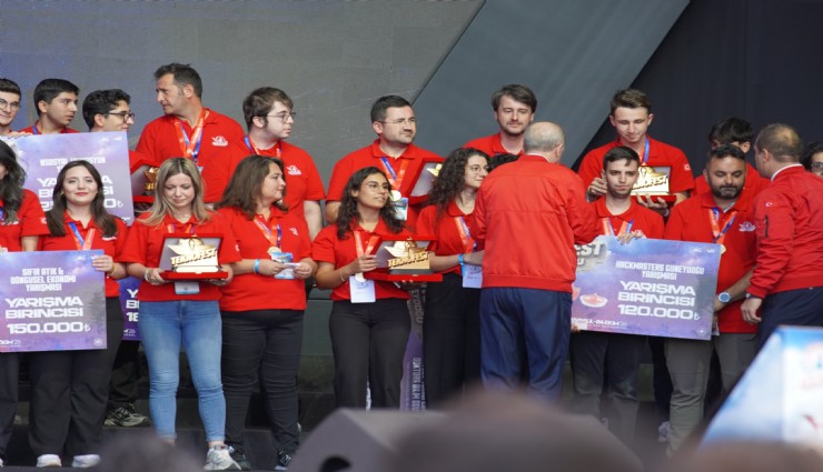 Ege Üniversitesi TEKNOFEST 2026’ya damga vurdu: İki Türkiye birinciliği