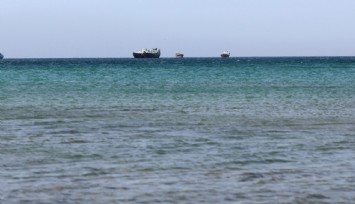 İran: 'Hürmüz Boğazı’nda dev tanker deniz mayınına çarptı'
