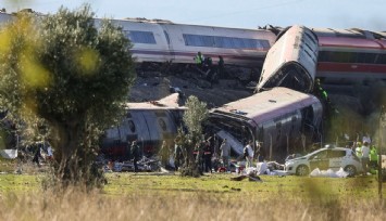 İspanya’daki feci tren kazasında can kaybı 74’e yükseldi