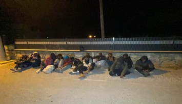İzmir'de 16 düzensiz göçmen yakalandı