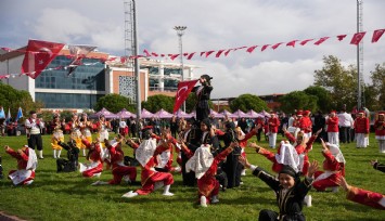 Kemalpaşa’da Cumhuriyet’in 103. yılına görkemli kutlama