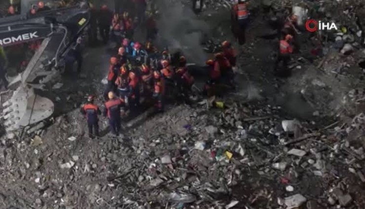Maltepe’de çöken binanın enkazından son kişi 25 saat sonra çıkarıldı