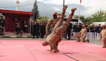 Manisa’da Cumhuriyet coşkusunda jandarma gösterisi