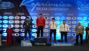 Manisa’nın milli güreşçisi İbrahim Mert Eren Balkan şampiyonu oldu