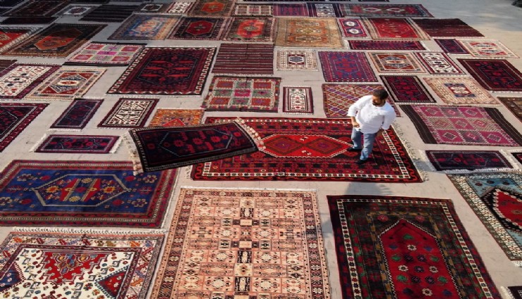 Pazırık'tan Yağcıbedir'e 500'den fazla halı ve kilim var: Zamana meydan okuyan halılar İzmir'de sergileniyor