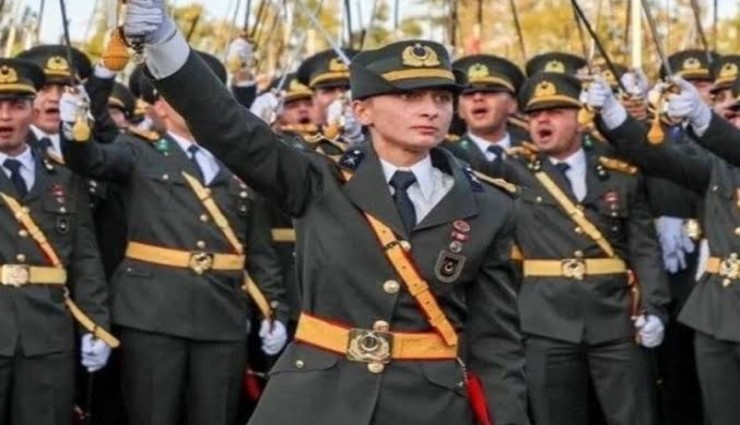 TSK’dan ihraç edilen teğmen Eroğlu’nun babası 35 yıllık işinden çıkarıldı
