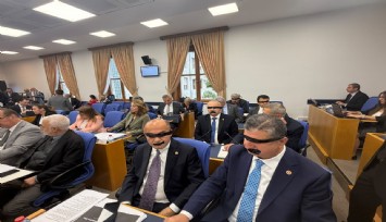 YENİ Partili vekillerden Halk TV protestosu: Gözlerine ve ağızlarına siyah bant taktılar