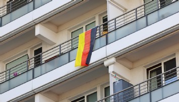 Almanya’da 82 yaşındaki kadın ölen annesinin cesedini maaş için sakladı