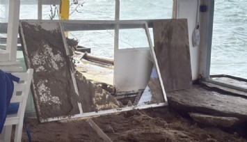 Bodrum sahili savaş alanına döndü: 'Fırtına işletmeleri yerle bir etti'