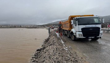 Fethiye - Antalya kara yolunda su baskını: 'Ulaşım kontrollü sağlanıyor'