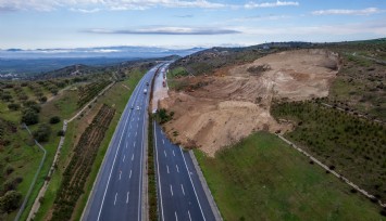 Heyelan yaşanan İzmir-İstanbul otoyolunda çalışmalar devam ediyor