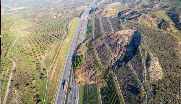 İstanbul-İzmir Otoyolu toprak kayması nedeniyle ulaşıma kapatıldı