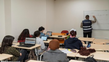 İzmir Büyükşehir’den öğrencilere yapay zeka destekli matematik eğitimi