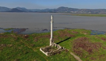 İzmir'e 45 günde bir yıllık yağış düştü