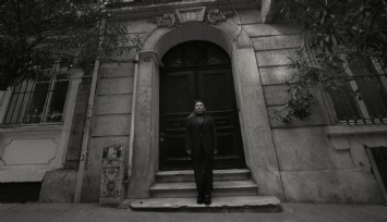 İzmirli sanatçı Ceren Akın ''Baştan Doğarım'' ile ses getirdi