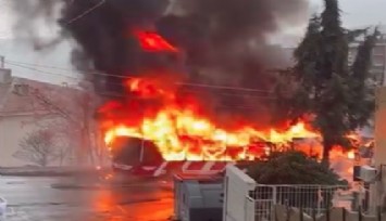 Karabağlar’da ESHOT Otobüsü Alev Aldı