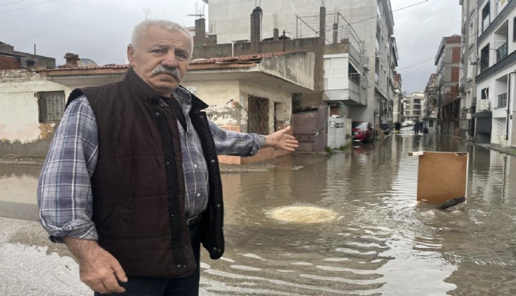 Karşıyaka'da sokaklar göle döndü