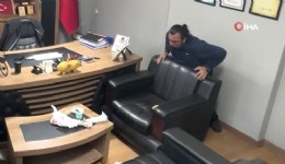 Sağlık çalışanı kendine ilk yardımla hayatını kurtardı