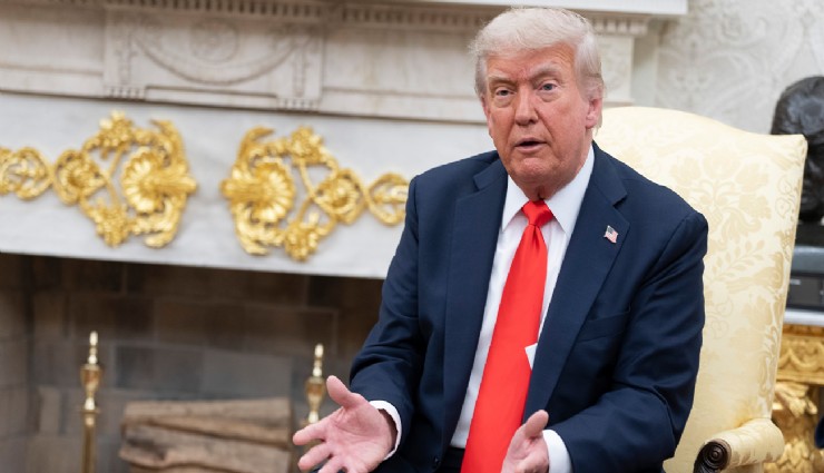 Trump: 'Daha ne kadar aranızda olurum bilemiyorum, silahlarını bana doğrultan çok insan var'