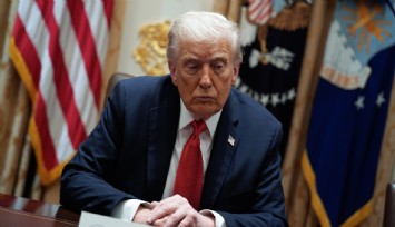 Trump, İran'la müzakerelerin başarısız olması durumunda Orta Doğu'ya ikinci uçak gemisini gönderecek