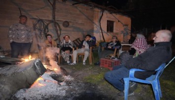 Art arda depremler korkuttu: Buldan'da halk sokakta sabahladı