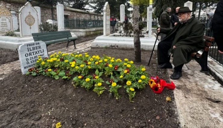 Fatih Altaylı, İlber Ortaylı’nın kabri başından paylaşım yaptı