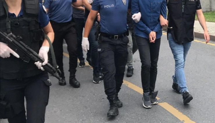 İzmir'de suç örgütü propagandası yapan 7 şüpheli tutuklandı