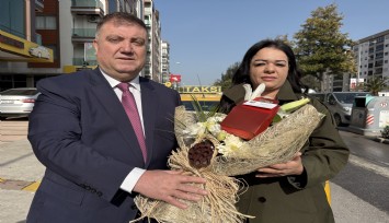 İzmir'de taksi direksiyonunda kadın gücü