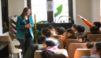 Masal Çarşambaları çocukların hayal dünyasını aydınlatıyor