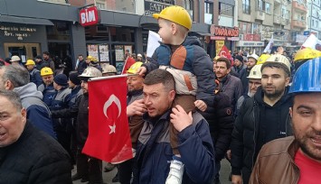 Soma'da yüzlerce maden işçisi şehir merkezine yürüdü