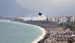 Antalya’da SOLOTÜRK rüzgrı: 23 Nisan’da gökyüzü nefes kesti