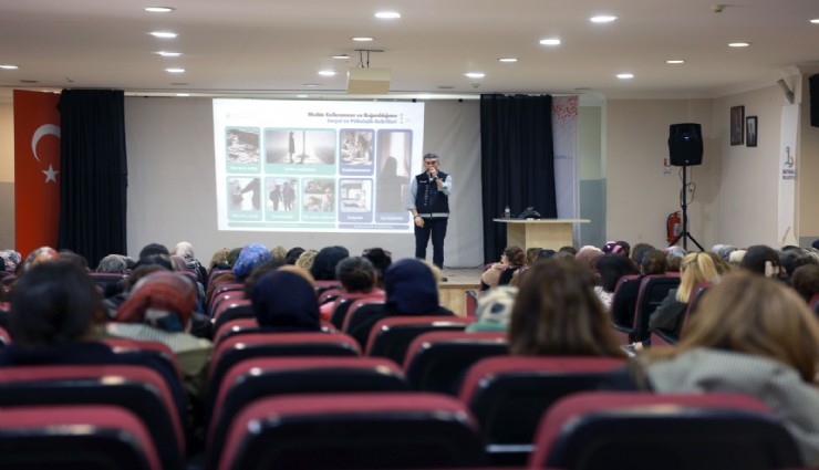 Bayraklı’da annelere uyuşturucuyla mücadele eğitimi