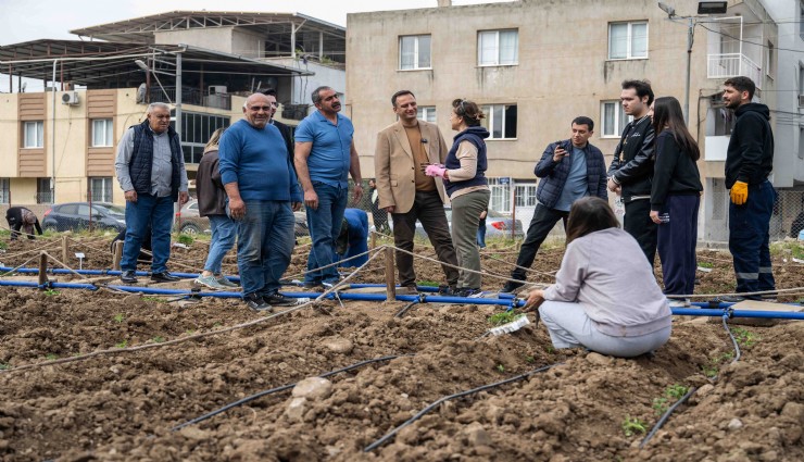 Bornova’da kent bostanlarında yaz sezonu başladı