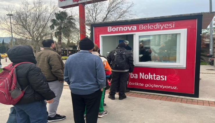 Bornova’da Manisa yolunda çorba ikramı başladı