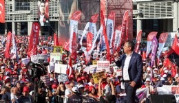 CHP hükümet programını anlatmak için sokağa iniyor