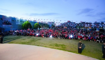 Gaziemir’de 23 Nisan coşkusu kortejle taçlandı