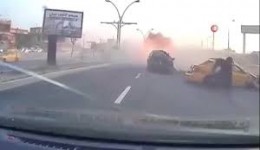 Irak'ta facia gibi kaza: Freni boşalan kamyon 35 aracı ezdi