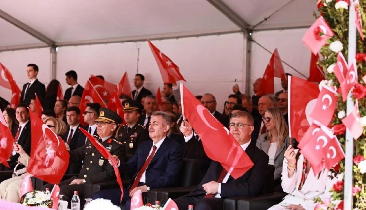 İzmir’de 23 Nisan coşkusu Cumhuriyet Meydanı’nda yaşanacak