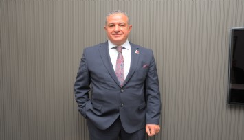 İzmir Dişhekimleri Odası’nda Ersin Atinel yeniden başkan seçildi