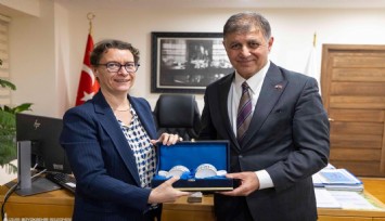 İzmir ve Fransa arasında kültürel ve finansal iş birliği görüşmesi