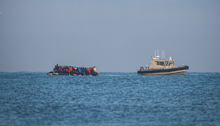 Manş Denizi’nde göçmen faciası: 4 kişi akıntıya kapılarak hayatını kaybetti