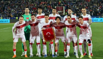 Türkiye 24 yıl sonra Dünya Kupası'nda: A Milliler, Kosova'yı göz açtırmadı: 0-1