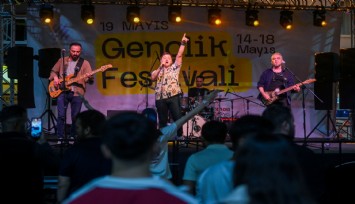 Bornova’da 19 Mayıs coşkusu: Müzik, spor ve gençlik bir araya geldi