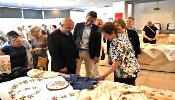 Bornova’da el emeği göz nuru eserler görücüye çıktı