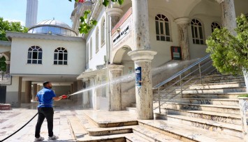 Buca’da bayram öncesi ibadethanelerde kapsamlı temizlik