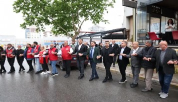 Çiğli’de 1 Mayıs’ta birlik tablosu: Başkan Yıldız işçilerle halay çekti